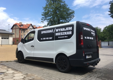 Sprzedaż Wynajem Mieszkań - oklejenie samochodu