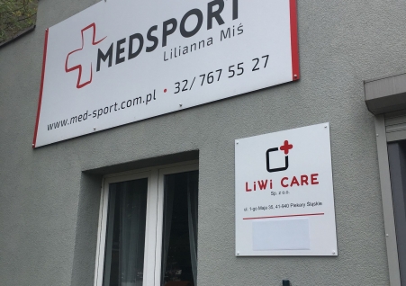 Tablice informacyjne reklamowe z dibondu i folii ploterowej 3,1x1,4m i 1,5x0,9m. Wykonanie oraz montaż tablic reklamowych. 
