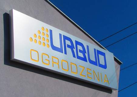 Produkcja i montaż kasetonu reklamowego LED
