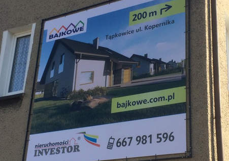 Wydruk banera reklamowego oraz wykonanie i montaż ramy upinającej baner