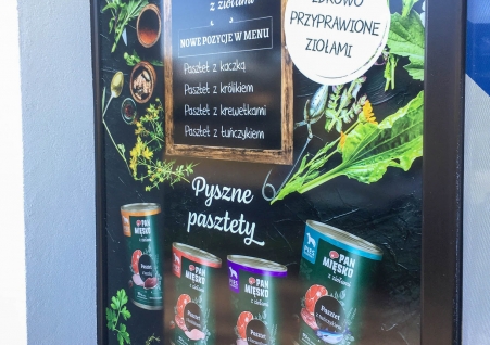 Pan Mięsko - oklejenie szyb w lokalu folia OWV